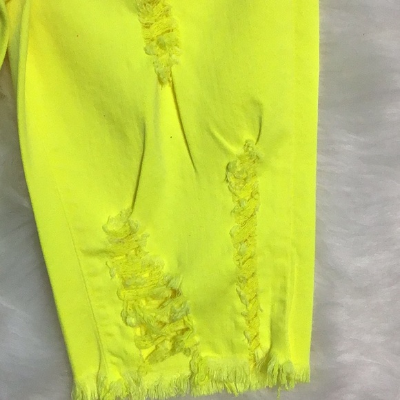 Distressed Jade Bermuda🛍 - Picture 5 of 5